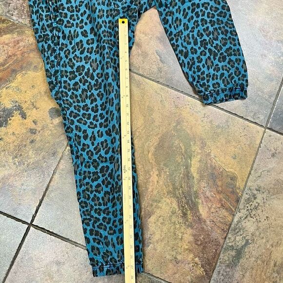 Young, Fabulous & Broke Blue Leopard Martino Joggers Pants Medium - Picture 4 of 9